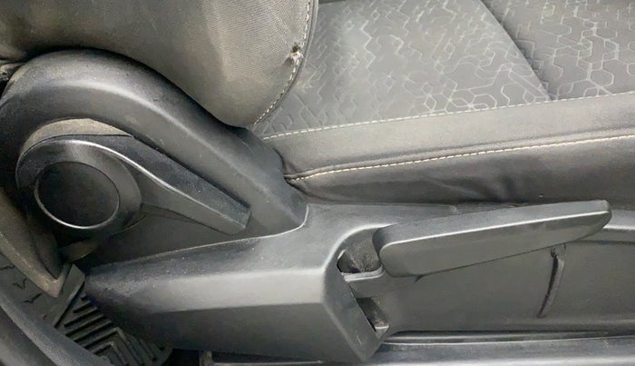2022 Tata ALTROZ XZ PETROL, Petrol, Manual, 76,805 km, Driver Side Adjustment Panel