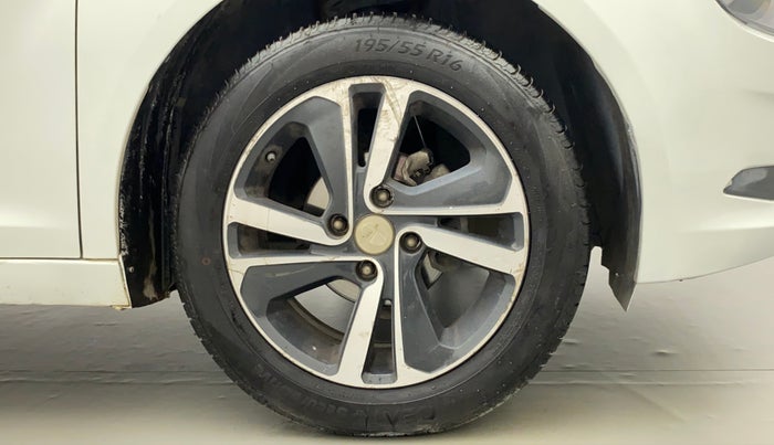 2022 Tata ALTROZ XZ PETROL, Petrol, Manual, 76,805 km, Right Front Wheel