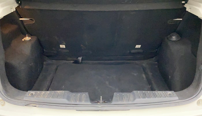 2022 Tata ALTROZ XZ PETROL, Petrol, Manual, 76,805 km, Boot Inside