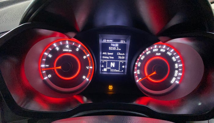 2021 Mahindra XUV300 W8(O) 1.2 PETROL DUAL TONE, Petrol, Manual, 5,206 km, Odometer Image