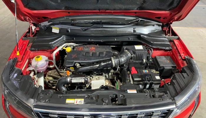 2021 Mahindra XUV300 W8(O) 1.2 PETROL DUAL TONE, Petrol, Manual, 5,206 km, Engine View