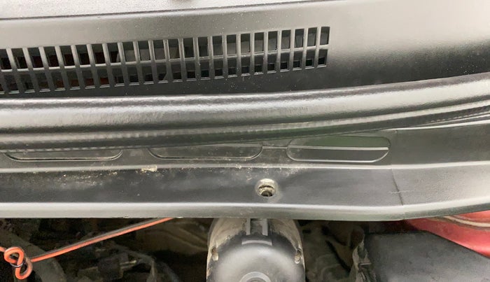 2012 Hyundai i10 MAGNA 1.2, Petrol, Manual, 57,678 km, Bonnet (hood) - Cowl vent panel has minor damage