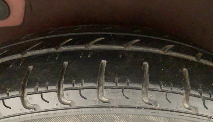 2012 Hyundai i10 MAGNA 1.2, Petrol, Manual, 57,678 km, Right Rear Tyre Tread