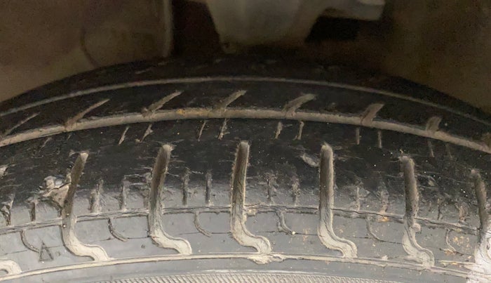 2012 Hyundai i10 MAGNA 1.2, Petrol, Manual, 57,678 km, Left Front Tyre Tread