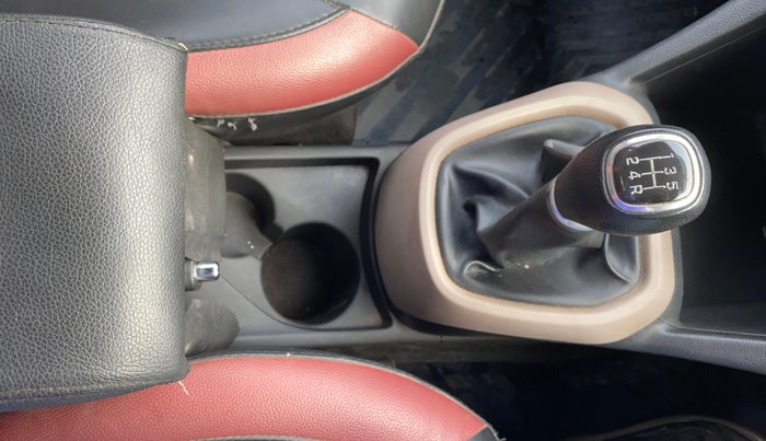 2016 Hyundai Grand i10 SPORTZ 1.2 KAPPA VTVT, Petrol, Manual, 57,278 km, Gear Lever