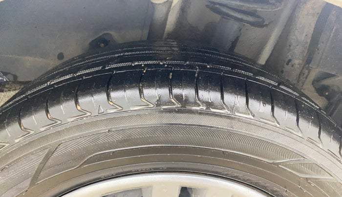 2016 Tata Tiago XT PETROL, Petrol, Manual, 69,660 km, Left Rear Tyre Tread