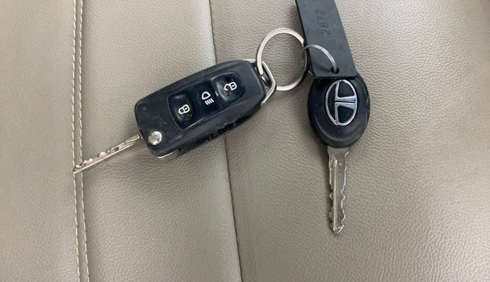 2016 Tata Tiago XT PETROL, Petrol, Manual, 69,660 km, Key Close Up