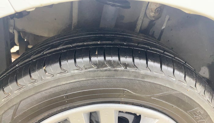 2016 Tata Tiago XT PETROL, Petrol, Manual, 69,660 km, Right Rear Tyre Tread