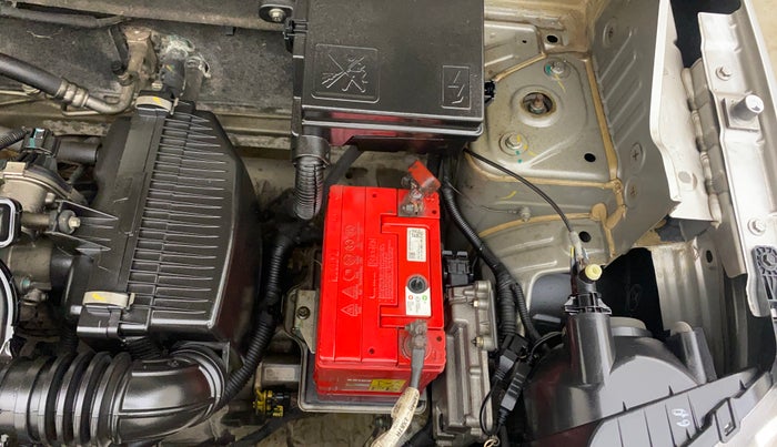 2017 Renault Kwid RXT 1.0 AMT, Petrol, Automatic, 53,992 km, Engine View - Left