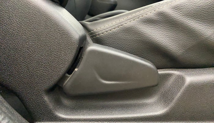 2017 Renault Kwid RXT 1.0 AMT, Petrol, Automatic, 53,992 km, Driver Side Adjustment Panel