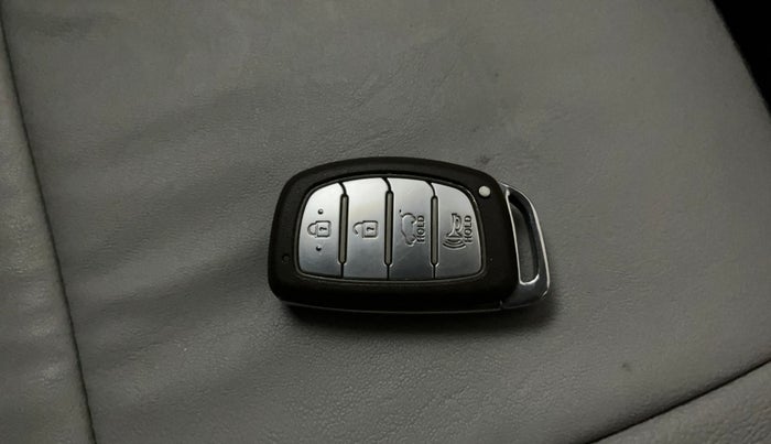 2020 Hyundai Creta SX 1.5 PETROL, CNG, Manual, 43,433 km, Key Close Up