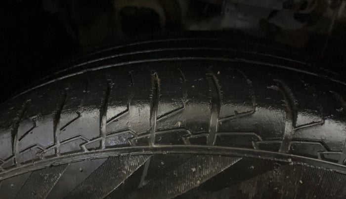 2020 Hyundai Creta SX 1.5 PETROL, CNG, Manual, 43,433 km, Left Front Tyre Tread