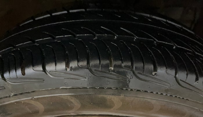 2019 Maruti New Wagon-R LXI CNG 1.0, CNG, Manual, 87,990 km, Right Front Tyre Tread