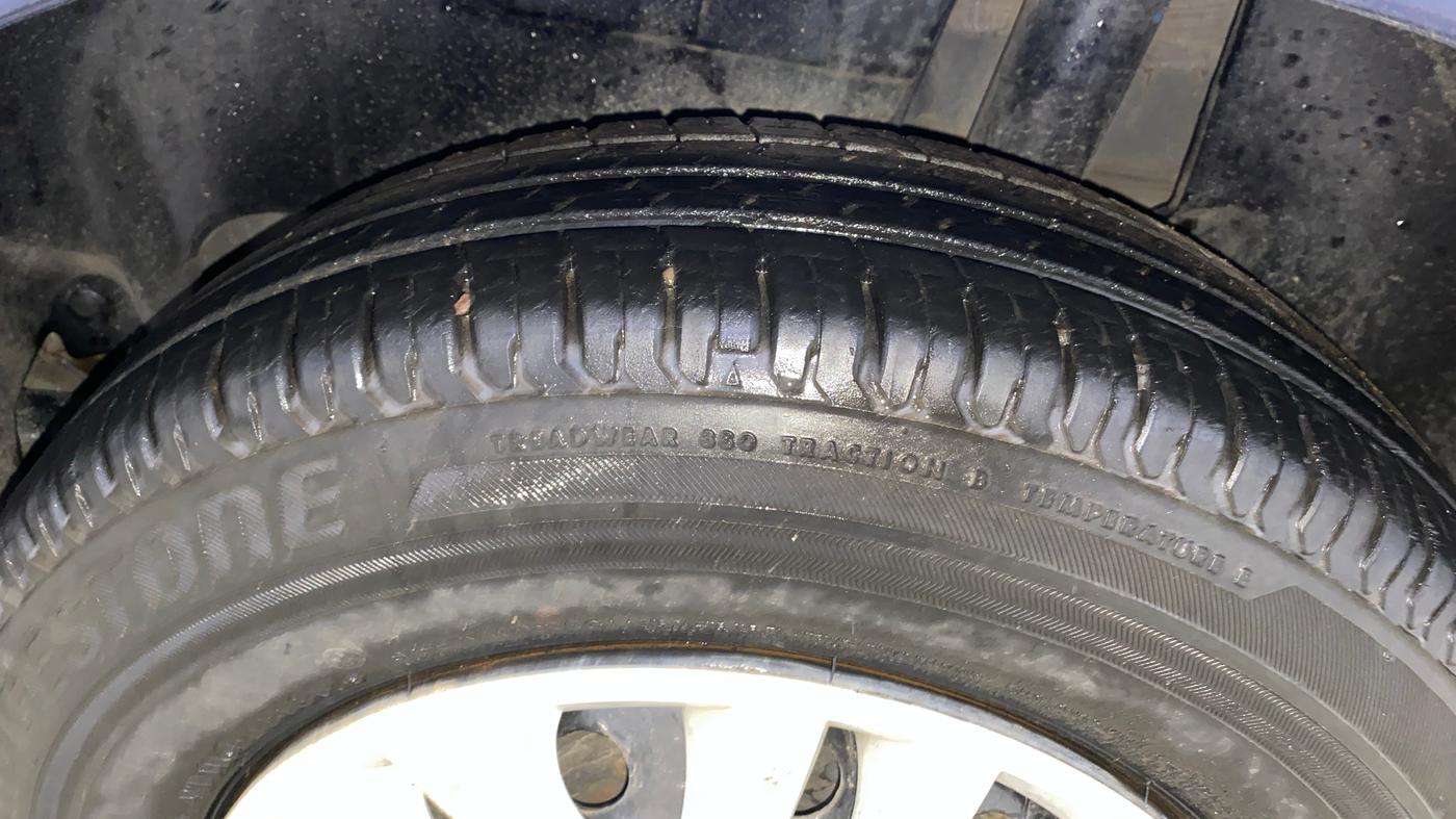 2017 Maruti Dzire VXI, Petrol, Manual, 25,757 km, Left Rear Tyre Tread