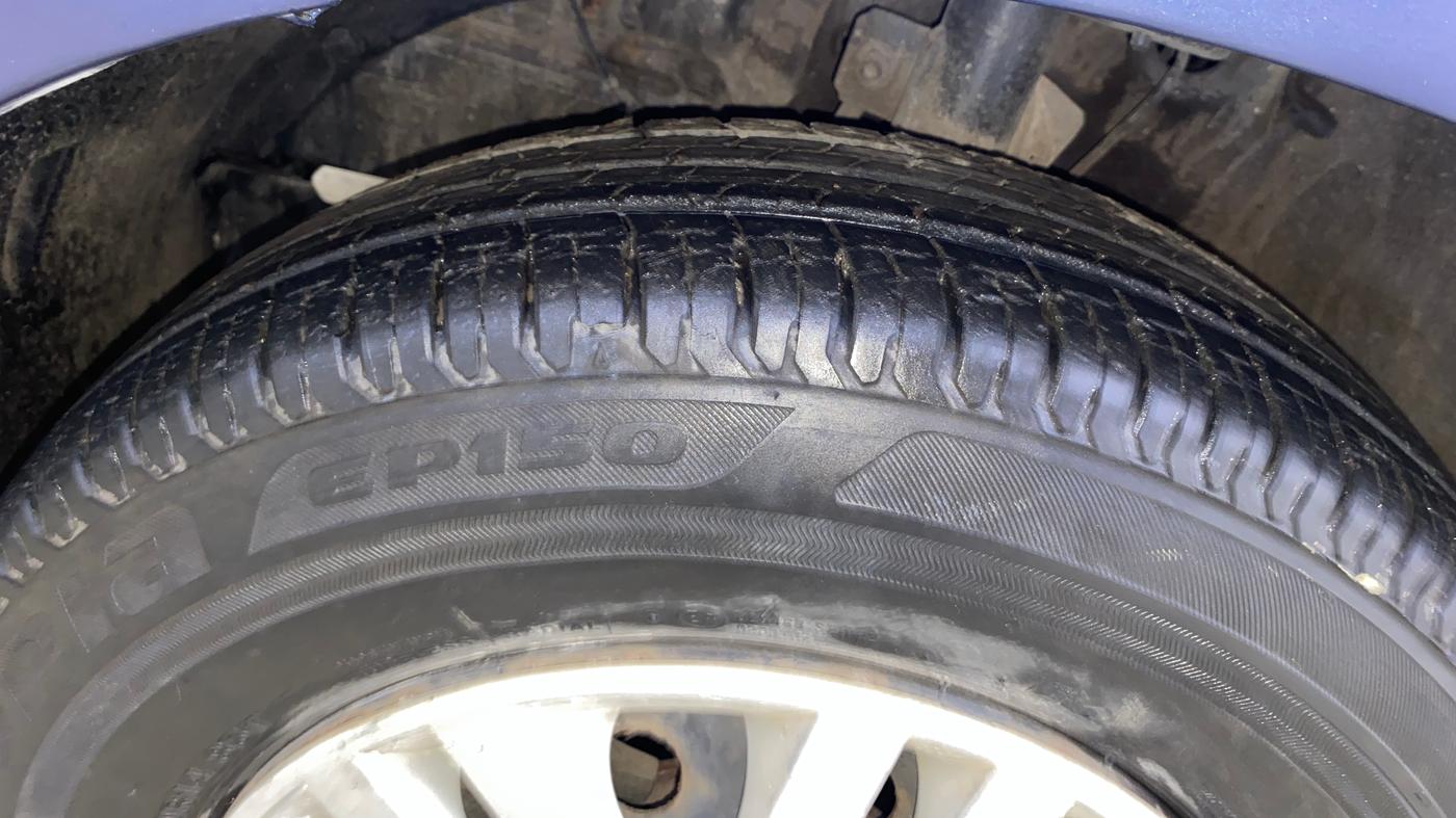2017 Maruti Dzire VXI, Petrol, Manual, 25,757 km, Left Front Tyre Tread