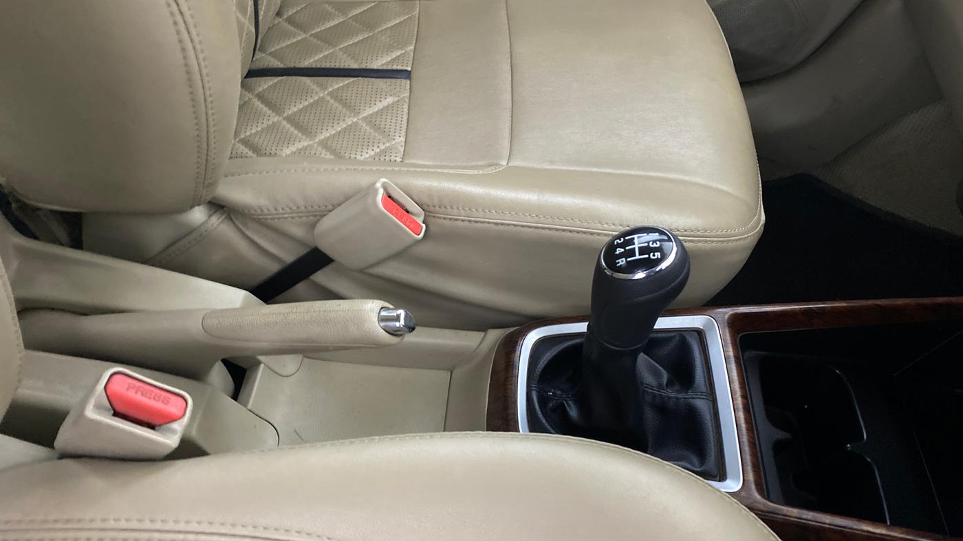 2017 Maruti Dzire VXI, Petrol, Manual, 25,757 km, Gear Lever
