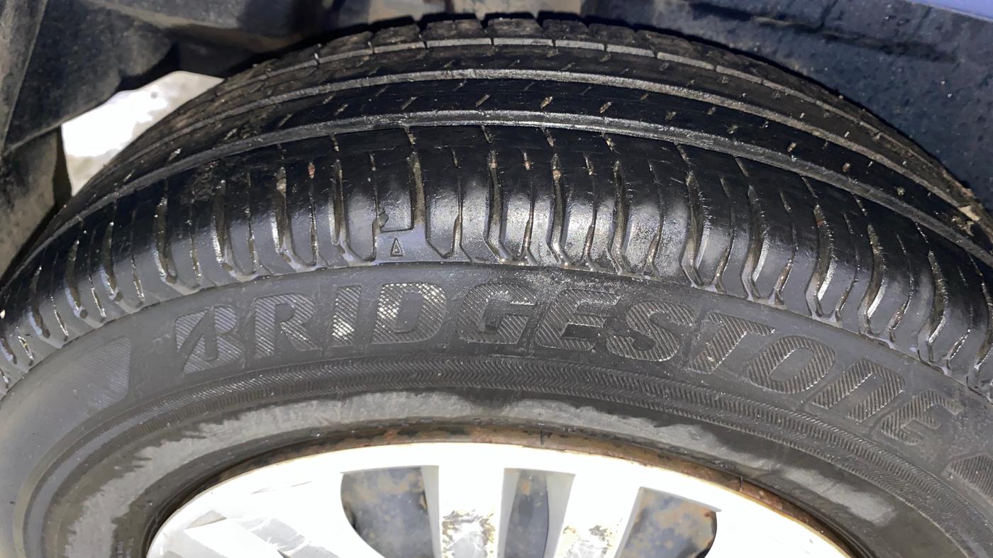 2017 Maruti Dzire VXI, Petrol, Manual, 25,757 km, Right Rear Tyre Tread