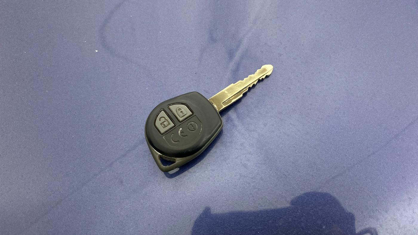 2017 Maruti Dzire VXI, Petrol, Manual, 25,757 km, Key Close Up