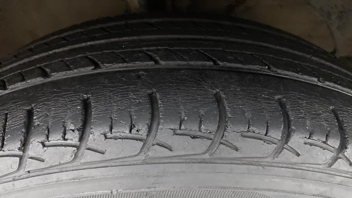 2016 Maruti Baleno DELTA 1.2 K12, Petrol, Manual, 48,256 km, Right Front Tyre Tread
