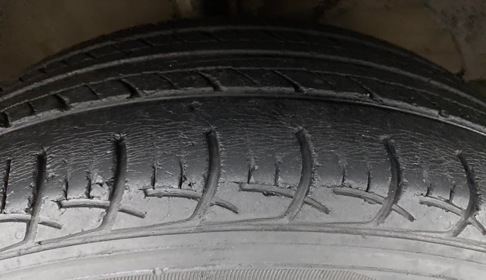 2016 Maruti Baleno DELTA 1.2 K12, Petrol, Manual, 48,256 km, Right Front Tyre Tread