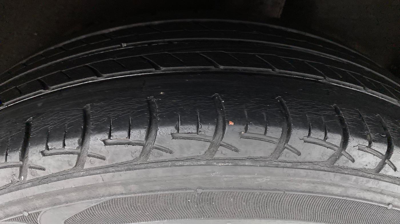 2016 Maruti Baleno DELTA 1.2 K12, Petrol, Manual, 48,256 km, Left Rear Tyre Tread