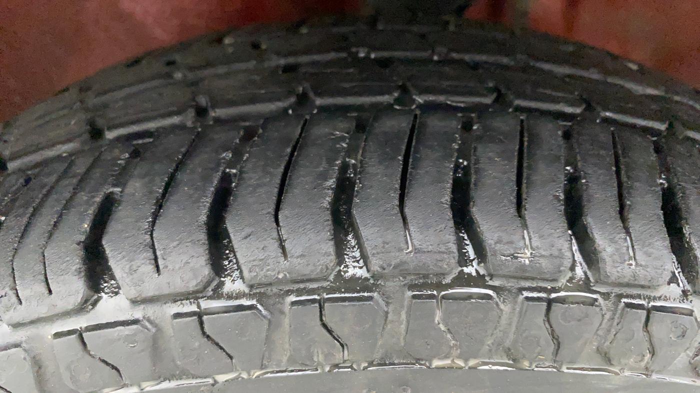 2010 Maruti Wagon R LXI MINOR, Petrol, Manual, 44,596 km, Left Front Tyre Tread