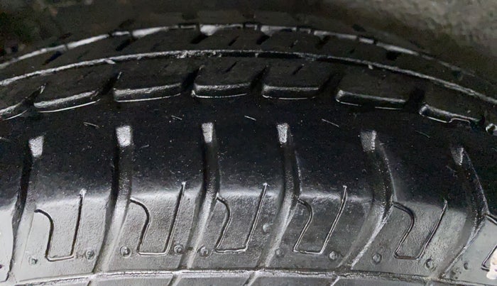 2014 Maruti Wagon R 1.0 LXI, Petrol, Manual, 23,786 km, Right Front Tyre Tread