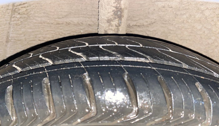 2018 Hyundai Grand i10 MAGNA 1.2 KAPPA VTVT, Petrol, Manual, 67,924 km, Right Rear Tyre Tread