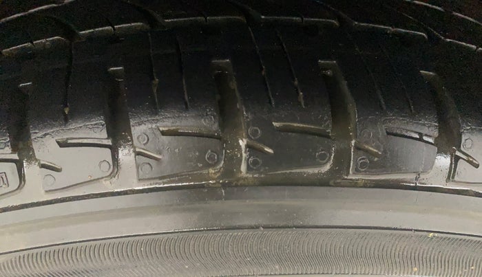 2016 Honda Jazz 1.2L I-VTEC V AT, Petrol, Automatic, 72,685 km, Right Rear Tyre Tread