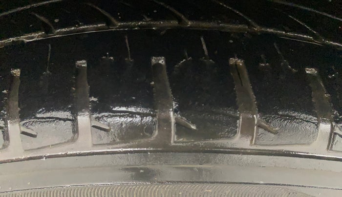 2016 Honda Jazz 1.2L I-VTEC V AT, Petrol, Automatic, 72,685 km, Left Front Tyre Tread