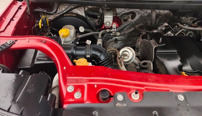 2018 Mahindra TUV300 T10, Diesel, Manual, 93,366 km, Engine View - Right