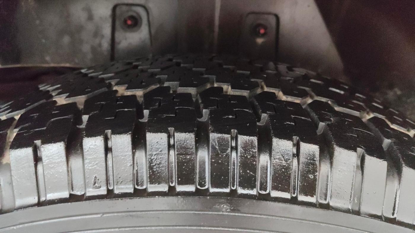 2018 Mahindra TUV300 T10, Diesel, Manual, 93,366 km, Left Rear Tyre Tread