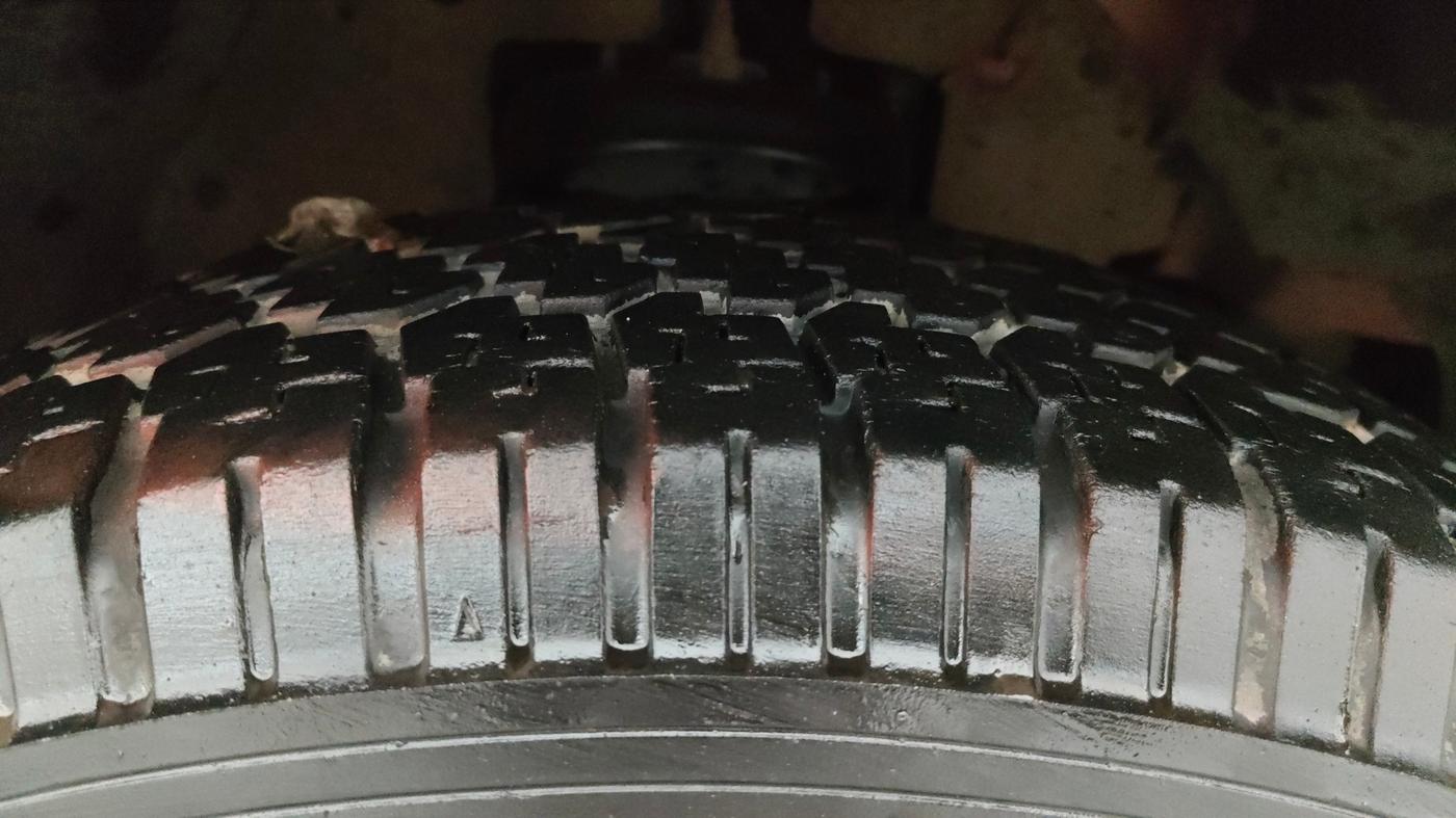 2018 Mahindra TUV300 T10, Diesel, Manual, 93,366 km, Right Front Tyre Tread