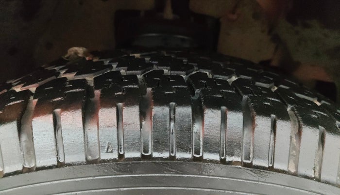 2018 Mahindra TUV300 T10, Diesel, Manual, 93,366 km, Right Front Tyre Tread