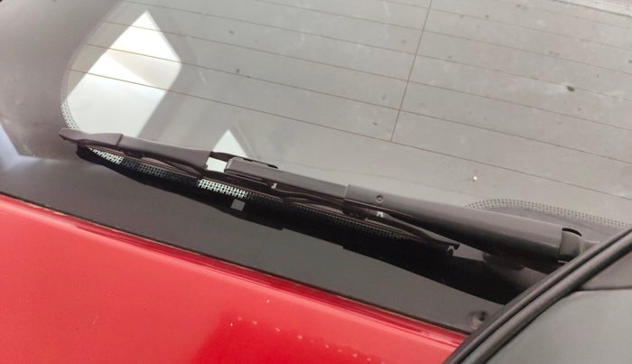 2018 Mahindra TUV300 T10, Diesel, Manual, 93,366 km, Rear Wiper