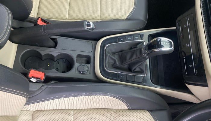 2022 Skoda SLAVIA STYLE 1.0L TSI AT, Petrol, Automatic, 48,122 km, Gear Lever