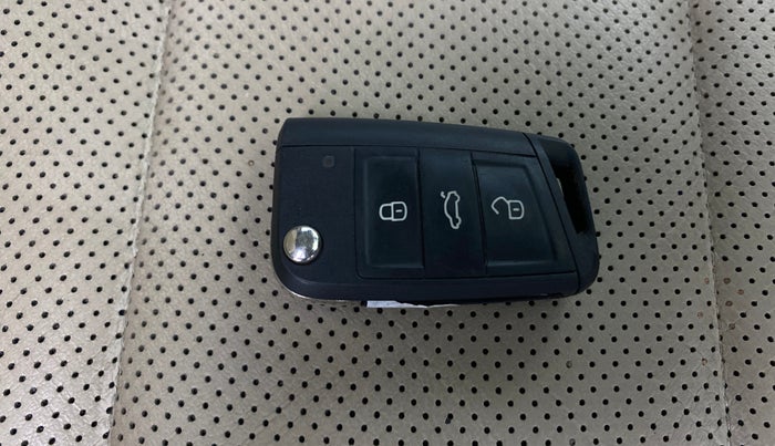 2022 Skoda SLAVIA STYLE 1.0L TSI AT, Petrol, Automatic, 48,122 km, Key Close Up