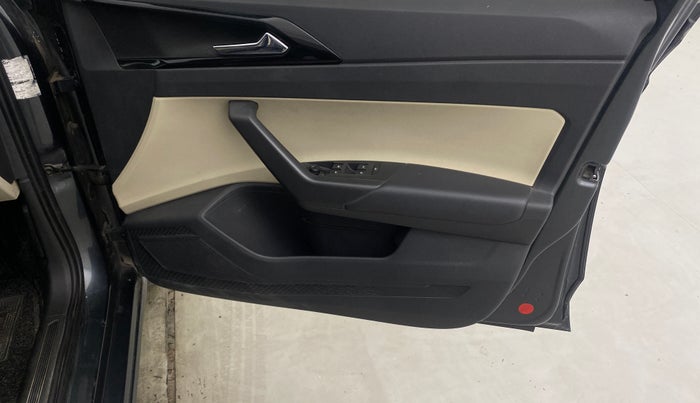 2022 Skoda SLAVIA STYLE 1.0L TSI AT, Petrol, Automatic, 48,122 km, Driver Side Door Panels Control