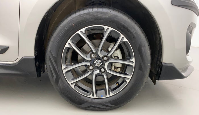 2022 Maruti Swift ZXI PLUS AMT DUAL TONE, Petrol, Automatic, 2,859 km, Right Front Wheel