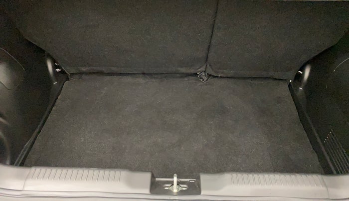 2022 Maruti Swift ZXI PLUS AMT DUAL TONE, Petrol, Automatic, 2,859 km, Boot Inside