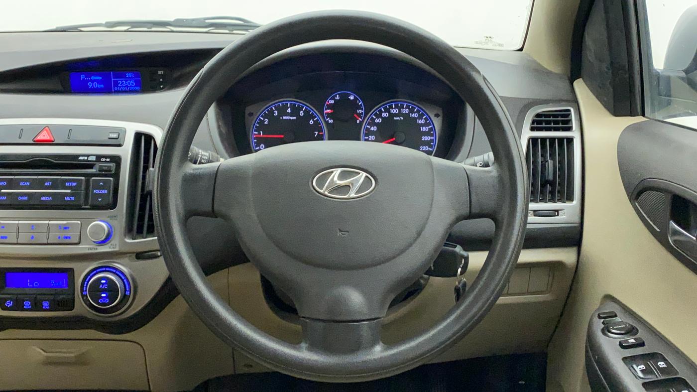 2013 Hyundai i20 MAGNA O 1.2, Petrol, Manual, 32,679 km, Steering Wheel Close Up