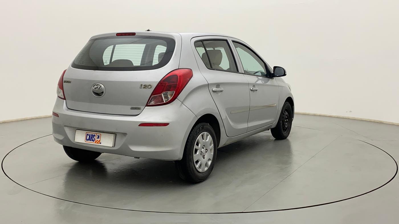 2013 Hyundai i20 MAGNA O 1.2, Petrol, Manual, 32,679 km, Right Back Diagonal
