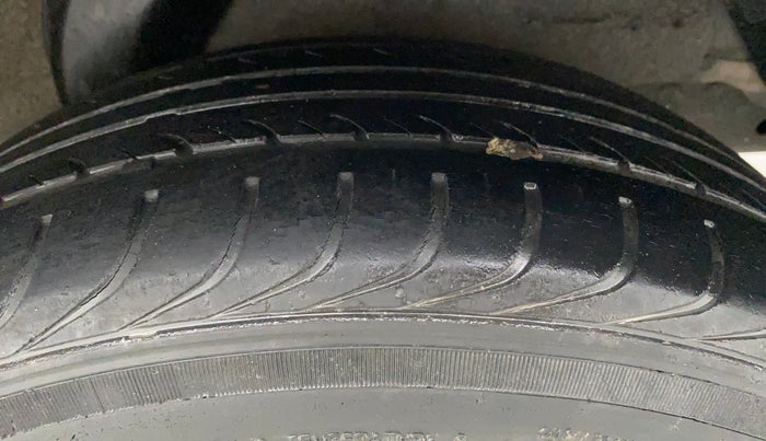 2013 Hyundai i20 MAGNA O 1.2, Petrol, Manual, 32,679 km, Left Rear Tyre Tread