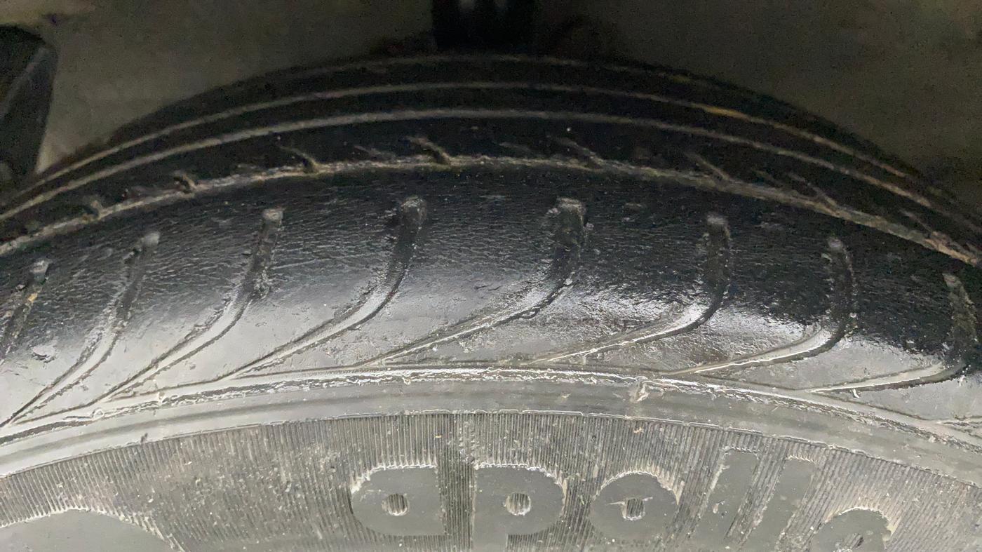 2013 Hyundai i20 MAGNA O 1.2, Petrol, Manual, 32,679 km, Left Front Tyre Tread