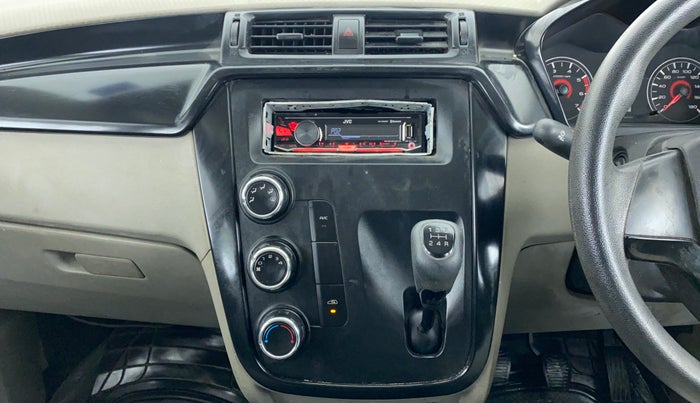 2017 Mahindra Kuv100 K2 6 STR, Petrol, Manual, 51,135 km, Air Conditioner