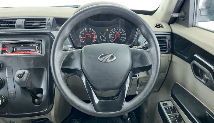 2017 Mahindra Kuv100 K2 6 STR, Petrol, Manual, 51,135 km, Steering Wheel Close Up