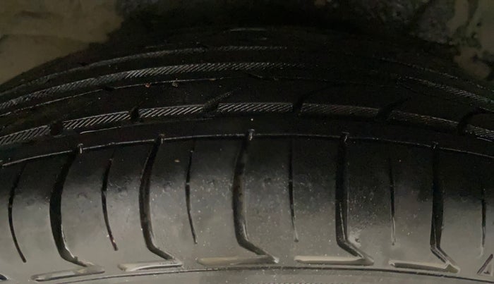 2013 Hyundai i10 SPORTZ 1.2, Petrol, Manual, 68,100 km, Right Rear Tyre Tread