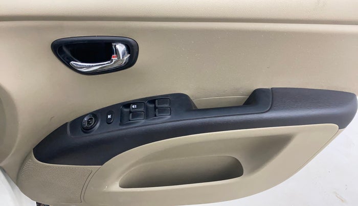 2013 Hyundai i10 SPORTZ 1.2, Petrol, Manual, 68,100 km, Driver Side Door Panels Control