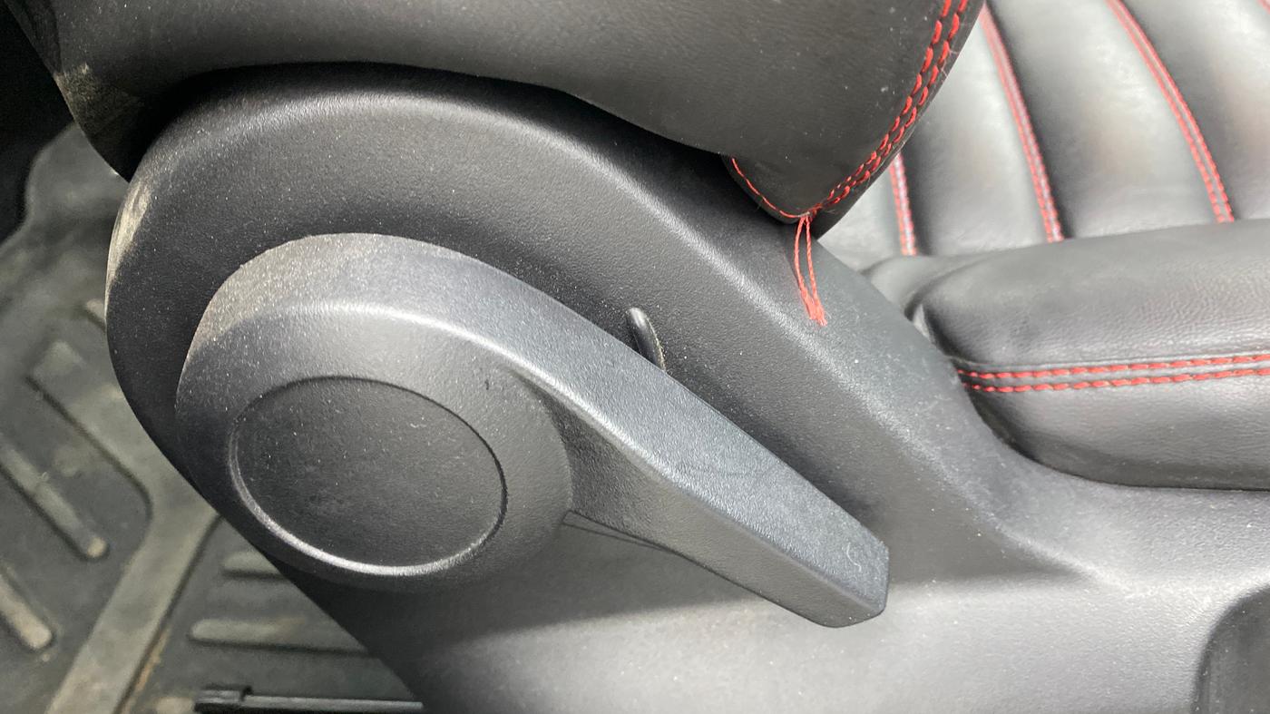 2022 Tata PUNCH ADVENTURE MT, Petrol, Manual, 9,929 km, Driver Side Adjustment Panel