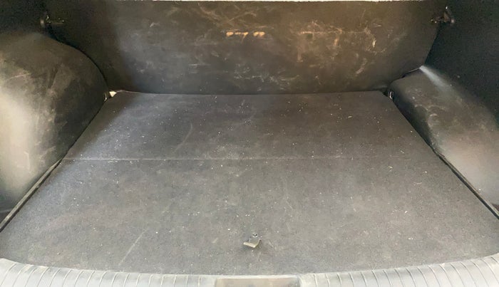 2016 Hyundai Creta SX PLUS 1.6 PETROL, Petrol, Manual, 55,118 km, Boot Inside